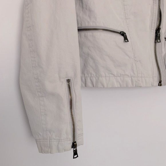 GAP Fall Modern Contemporary Quilted Zip Up Moto Jacket in Light Gray (US 6) - Picture 6 of 6